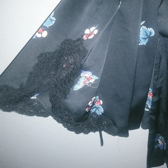 Natori M Satin Belted Asian Vibe Kimono Robe - Picture 5 of 7